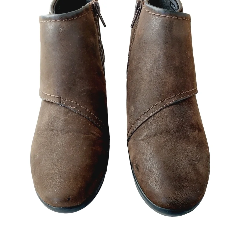 Clarks dark brown